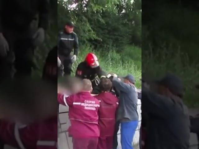КАК СПАСАЛИ ШКОЛЬНИКА В ГОМЕЛЬСКОМ ПАРКЕ #гомель #новости #беларусь