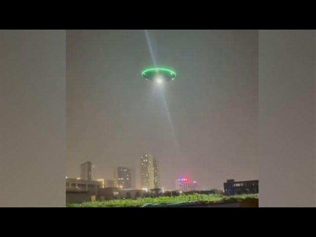 空中列車再次出現，無人機追擊UFO精彩畫面，高清飛碟被拍下？