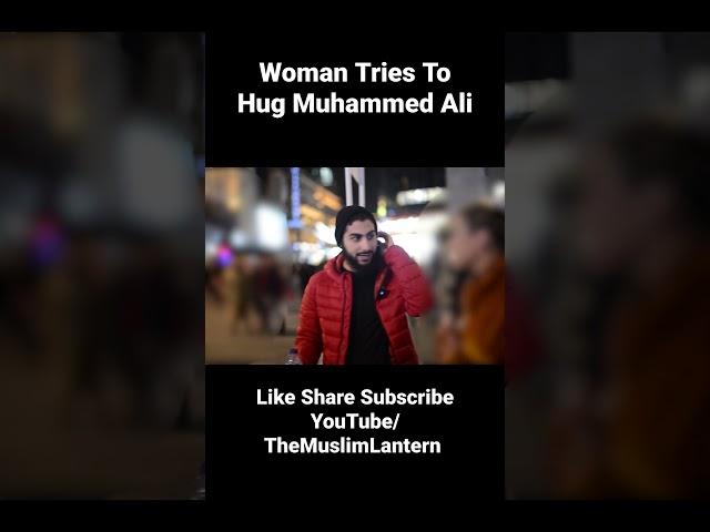 Woman Tries To Hug Brother Muhammed! Muhammed Ali - Speakers Corner