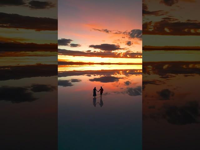 Sunrise over the world’s largest mirror #uyunisaltflats #bolivia