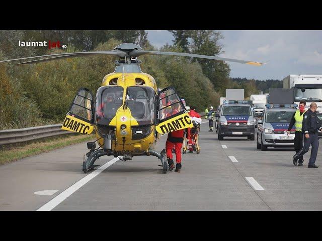 Schwerverletzter bei Crash zwischen Auto und LKW auf Westautobahn bei Eggendorf im Traunkreis