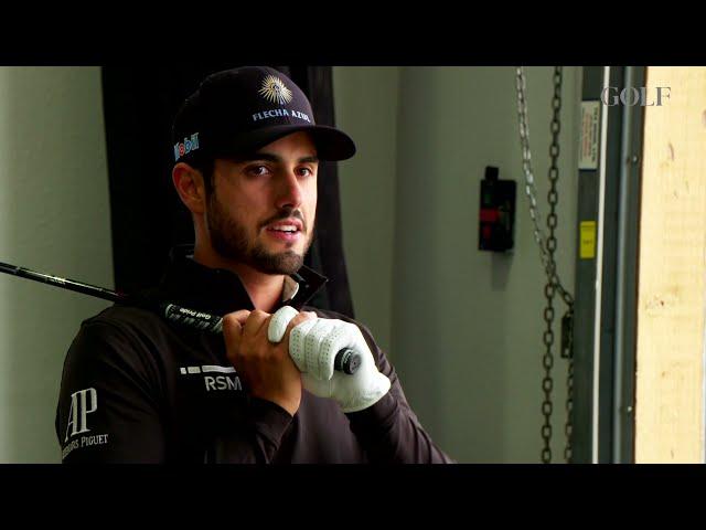 Warming up with Abraham Ancer