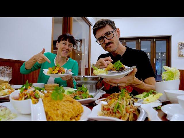  Thailand's Meat Lovers Menu || HOW TO PICK THE PERFECT LAAP?