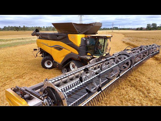 Wheat Harvesting in the UK | New Holland CR11 w/ 50ft / 15.2m Flex Header | The New Mega Combine