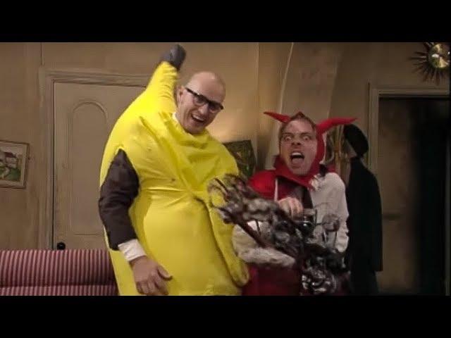 Halloween Banana | Bottom | BBC Comedy Greats