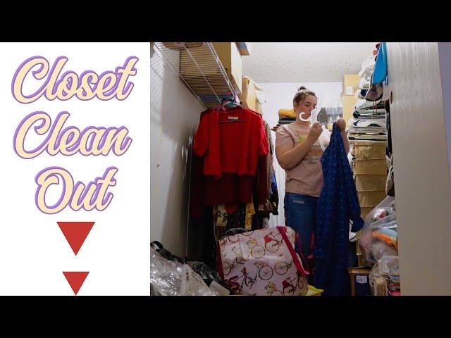 Mobile Home Closet Clean Out and Declutter with me,  inspiration clean up