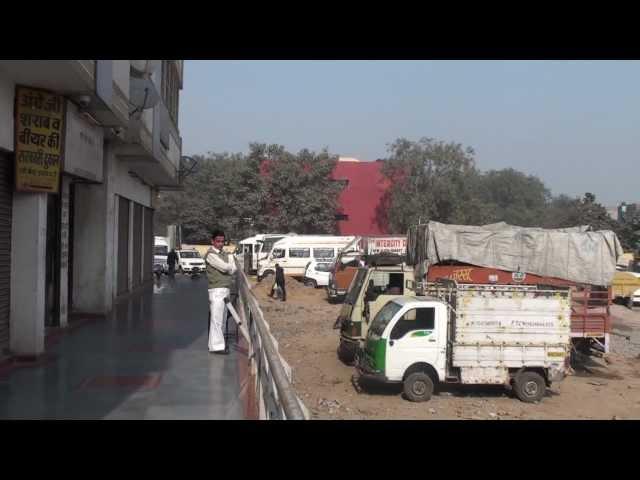 GAMBLING near RG City Centre in front of Pahar Ganj Police Station