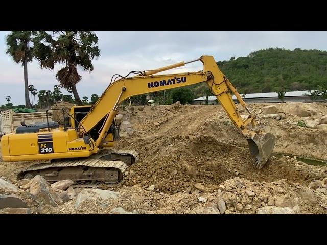 High-Speed Heavy Lifting: Hitachi Zaxis 670LCR Excavator in Action Across Mining and Construction