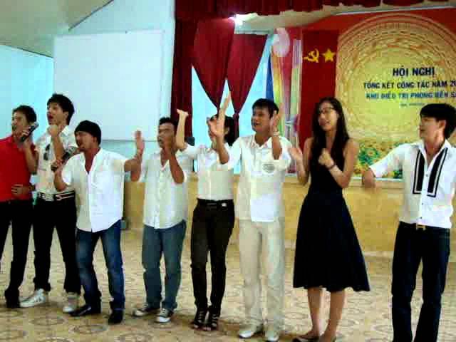 Trương Quỳnh Anh - Từ thiện ở Bình Dương P2