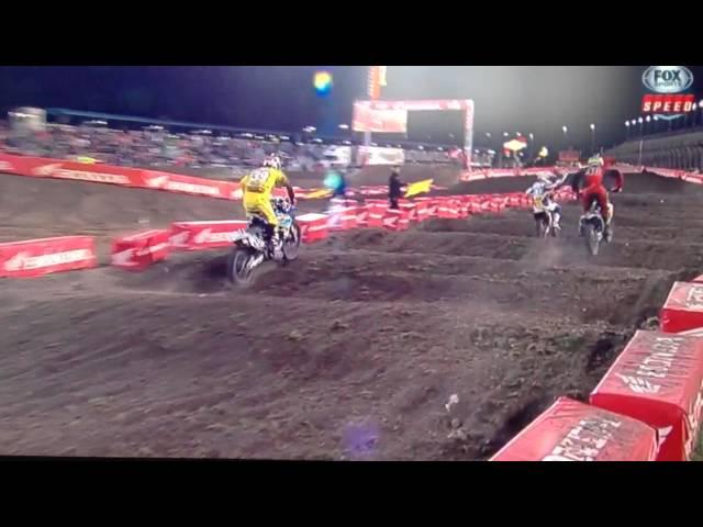 LCQ Epic fight Weston Peick and Bobby Kiniry. Weston Peick kicks bike Daytona Supercross 2013