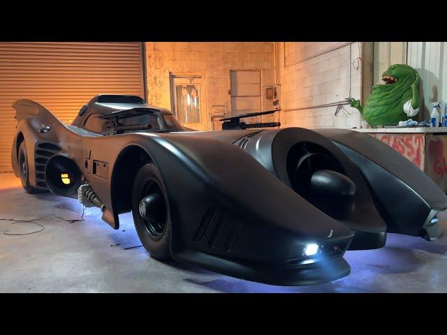 Take a ride in the 1989 BATMOBILE - Full Demonstration