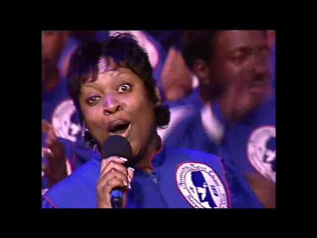 The Mississippi Mass Choir - God Is Keeping Me