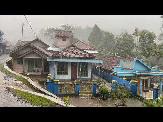 Heavy Rain and Thunder Accompanied by Strong Lightning | Walk on the Mountains of Sadahayu Village