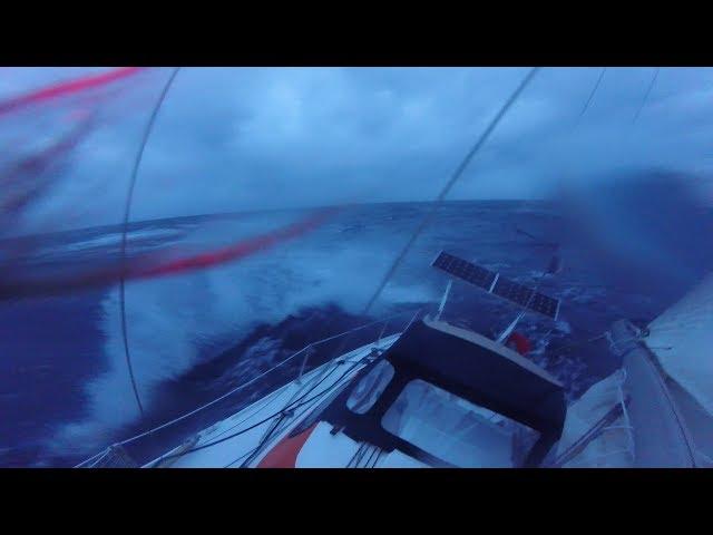 When the Atlantic ocean gets rough, still single handed - Ep 20 - The Sailing Frenchman