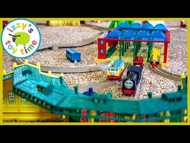 TRACKMASTER TOMY ULTRA MEGA RIDICULOUS TRACK. Fun Toy Trains  with THOMAS AND FRIENDS