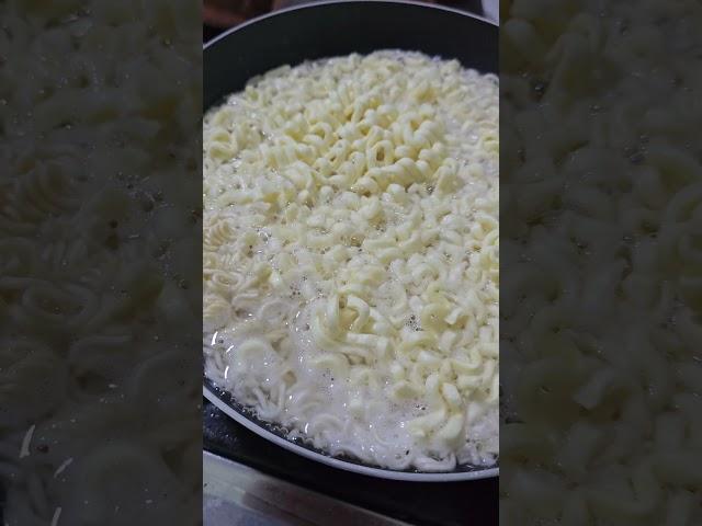 Making Ramen Noodles - Buldok