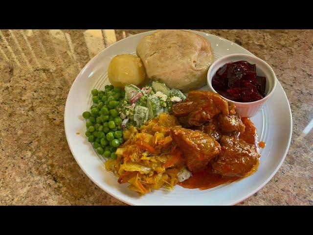 South African Traditional Sunday Lunch||Beef Infused Dumplings||Cucumber and Broccoli salad