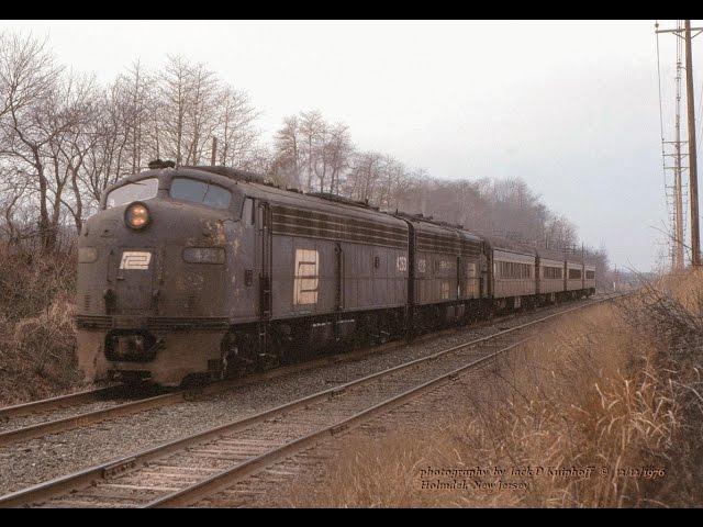 Penn Central E's and CNJ, action on the NY&LB. Passenger & freight. 1975-1976