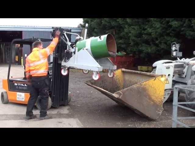 Cleaning out drains with the Big Brute Wet & Dry Industrial Vacuum Cleaner