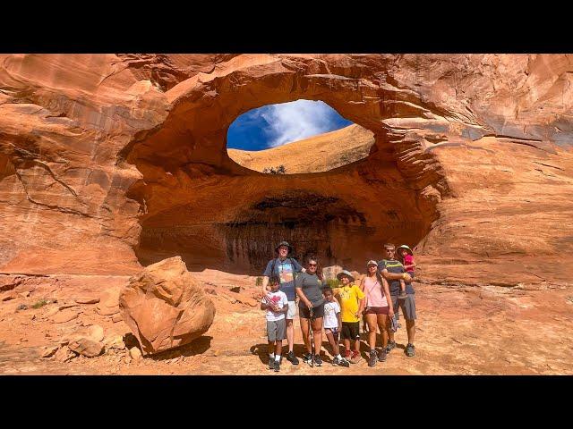 Pinto Arch, Bowtie Arch and Corona Arch hike! 