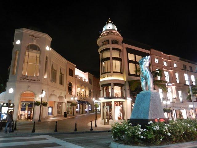 Walking on Rodeo Drive Beverly Hills at night in 4K