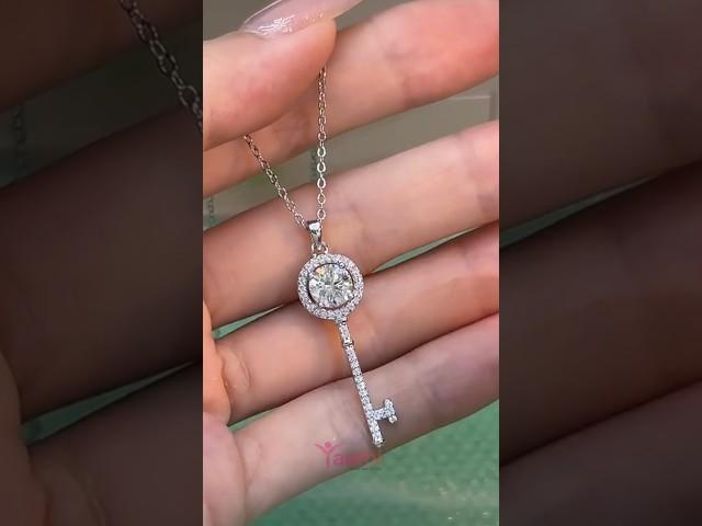 Moissanite Key Pendant Necklace #usajewelry #usa #jewelry #necklace #earring #ring #yaathi #usashort