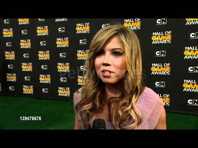 Interview with Jennette McCurdy on the green carpet of the 2012 Hall of Game awards