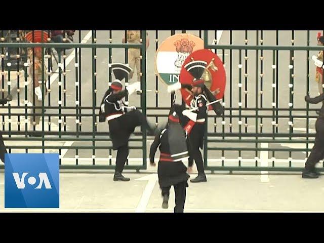 Closing Ceremony at Pakistan-India Border on Independence Day Amid Kashmir Tensions