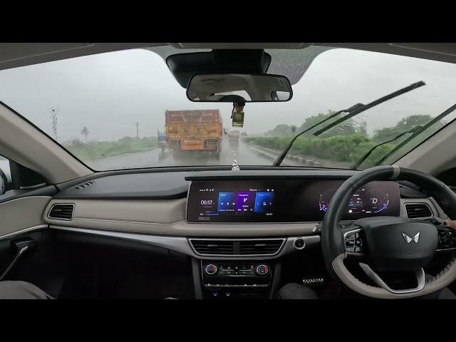 Evergreen Songs Mashup Jukebox with Rainy Highway Drive with  Mahindra XUV700 AX7 L AT 