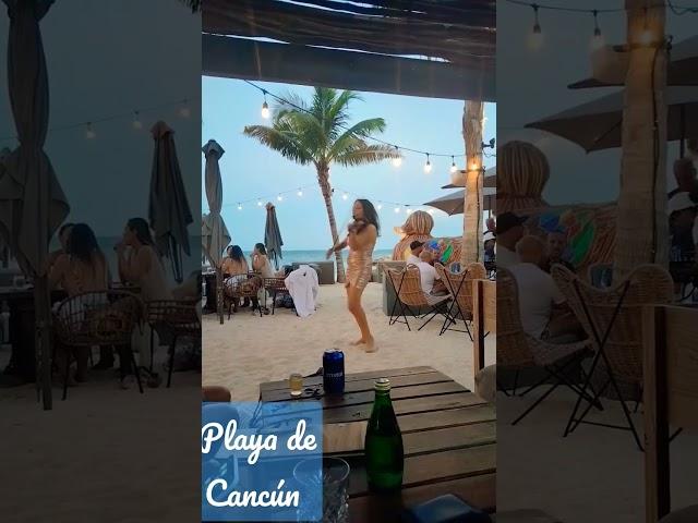 Violinista en Playa Cancún #elmundodevirginia #shortsvideo #violin #playa