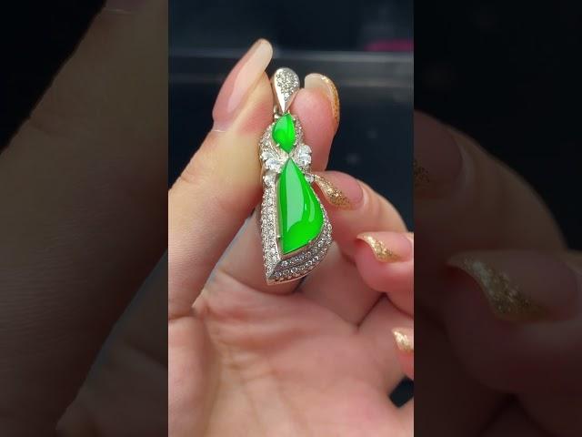 缅甸天然A货翡翠 Natural type A jadeite from Myanmar #珠寶 #珠寶訂製 #綠a翡翠 #翡翠 #jewelry #古玉收藏 #珠宝翡翠 #珠宝鉴赏  #jade