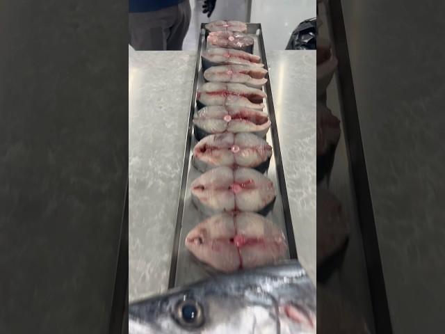 King Mackerel AKA Kingfish is commonly cooked as steaks vs. fillets. What’s your preference?!