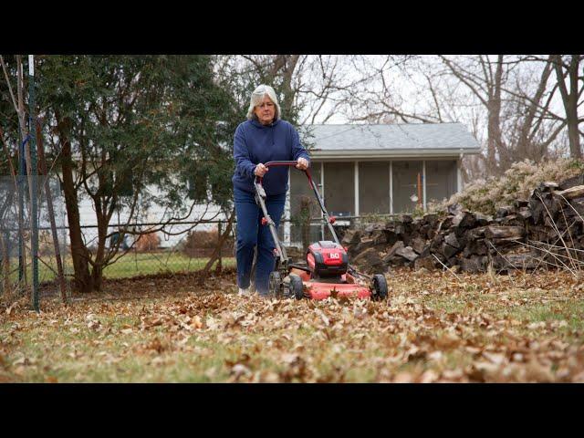 The Benefits of Mulching Leaves