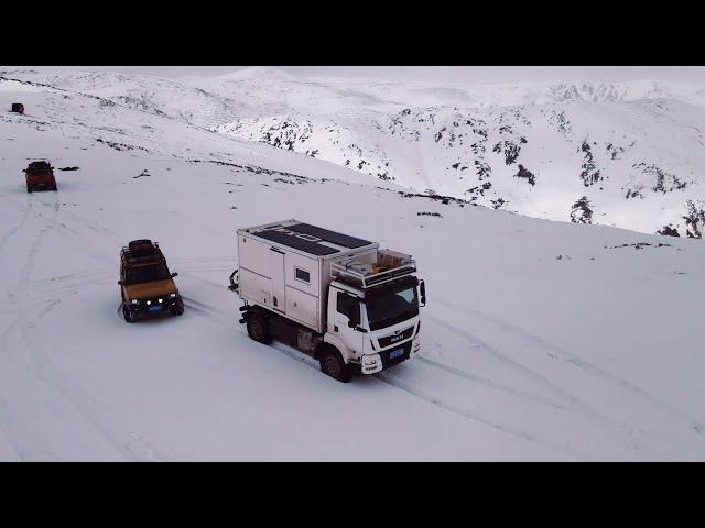 曼卡越野房车、丰田坦途、陆虎硬核冲击海拨4700米大雪山。能成功吗？