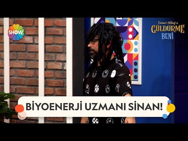 Sinan Çalışkanoğlu ünlülerin çakralarını açıyor! | Demet Akbağ ile Güldürme Beni 2. Bölüm