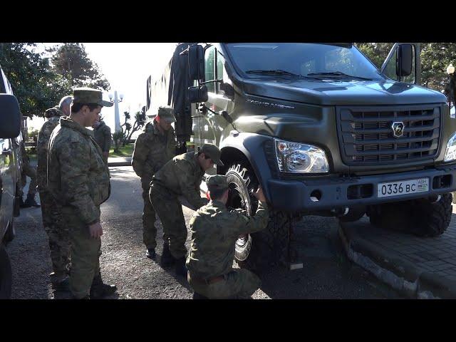 Минобороны Абхазии и оппозиция договорились о том, чтобы убрать военную технику со двора АП