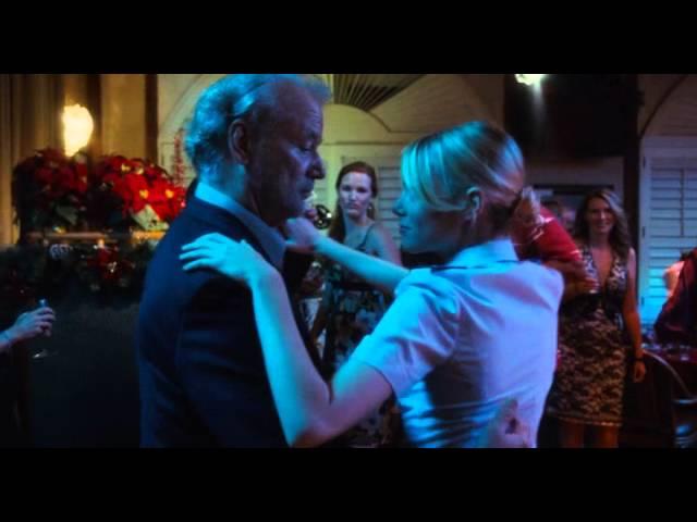 Emma Stone & Bill Murray Tanzszene im Film " Aloha "