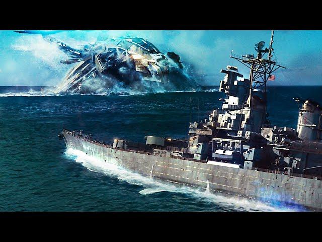 Barco de la Segunda Guerra Mundial vs. Nave nodriza alienígena | Battleship | Clip en Español