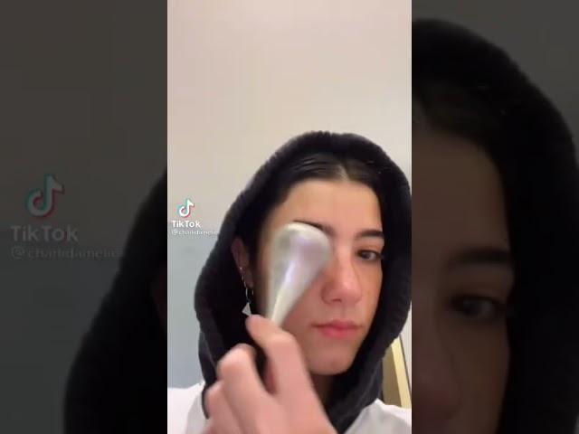 Charli D'amelio on Tik tok