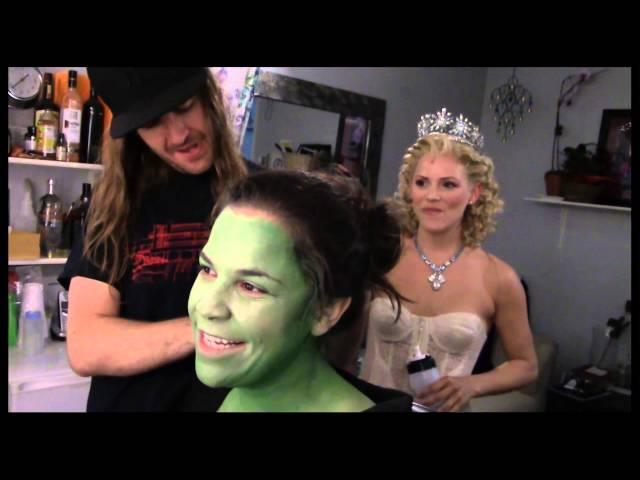 Fly Girl: Backstage at "Wicked" with Lindsay Mendez, Episode 1: 'Greenifying' with the Fam