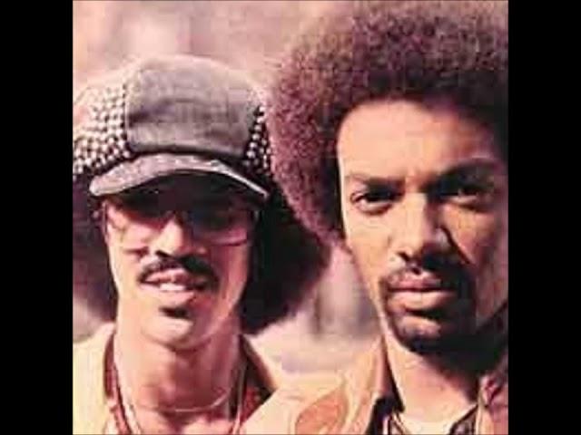 The Brothers Johnson w/ Toto - In The  Way