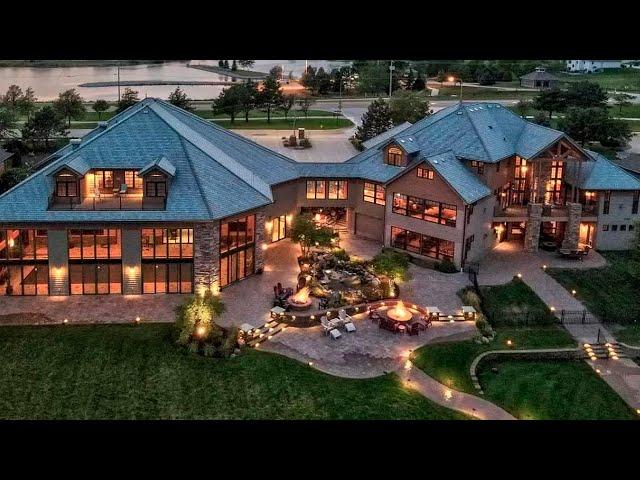 Inside a luxury Nebraska home worth $ 3,000,000. Mansion tour.