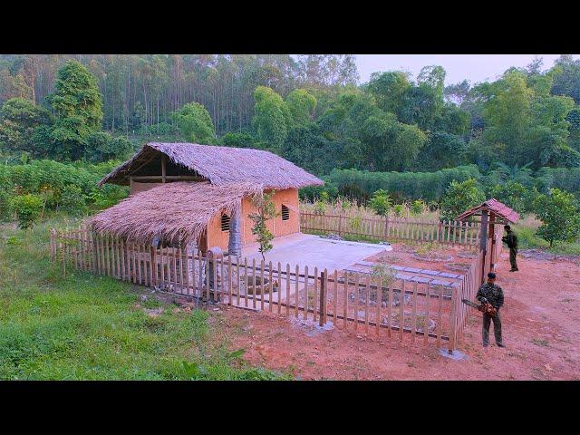 90 Days build bamboo houses, fences, bamboo tables and chairs, flower park