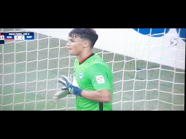 Star striker Ikhsan gets in goal & makes stoppage time save!