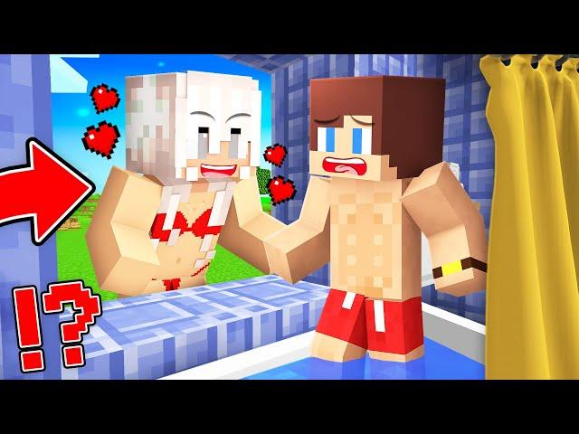 JJ GIRL SPIES on JJ in the SHOWER! JJ GIRL Wants ro Take a SHOWER with JJ in Minecraft - Maizen