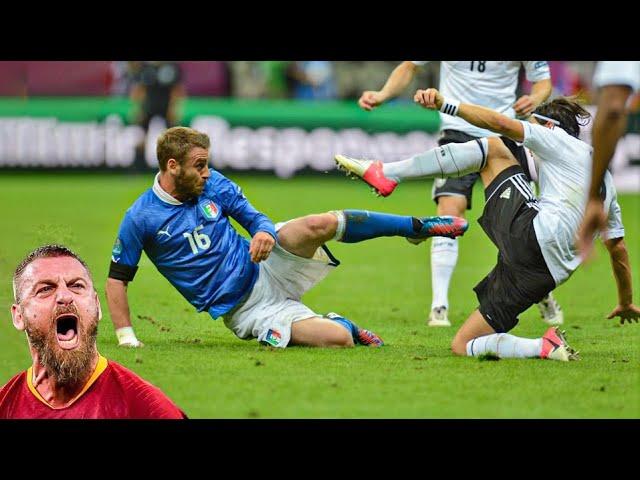 De Rossi Crazy Gladiator Defending 