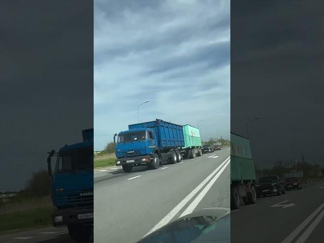 Зерновозы КАМАЗ 53215 и 65117 (Перевозка Цирка)