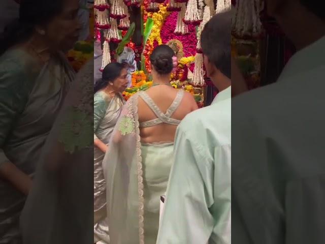 Asha Bhosle With Zanai Bhosle For Ganpati Bappa Darshan