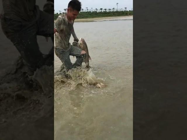 Survival Fishing Skills | Catch Catfish by Unique Fishing | RTRE342543