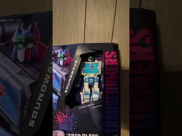 Shattered Glass Soundwave Incoming